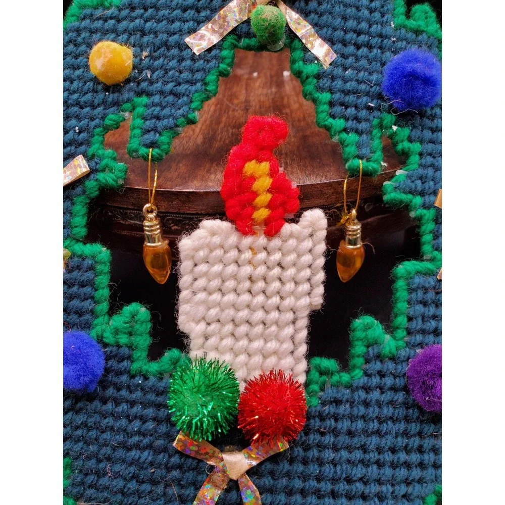 Vintage Christmas Handcrafted‎ Plastic Canvas Wreath